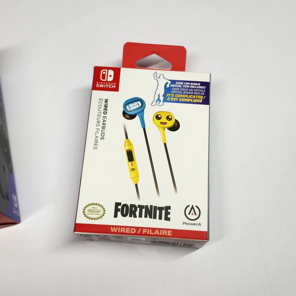 Nintendo Switch Accesory Bundle NEW - Controller, Memory Card, Earbuds, Case....