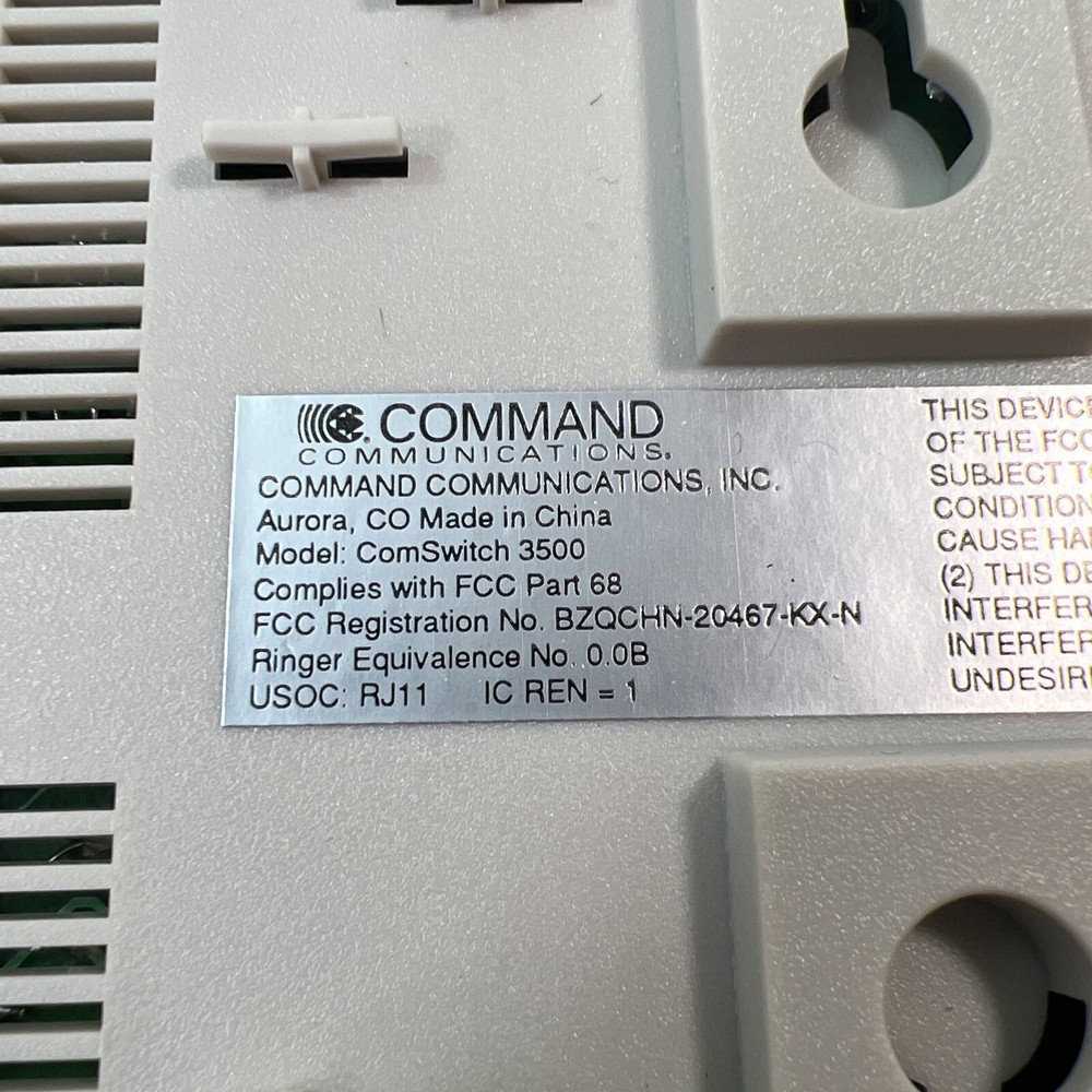 Command Communications Com (CS3500) 4-Ports External Switch