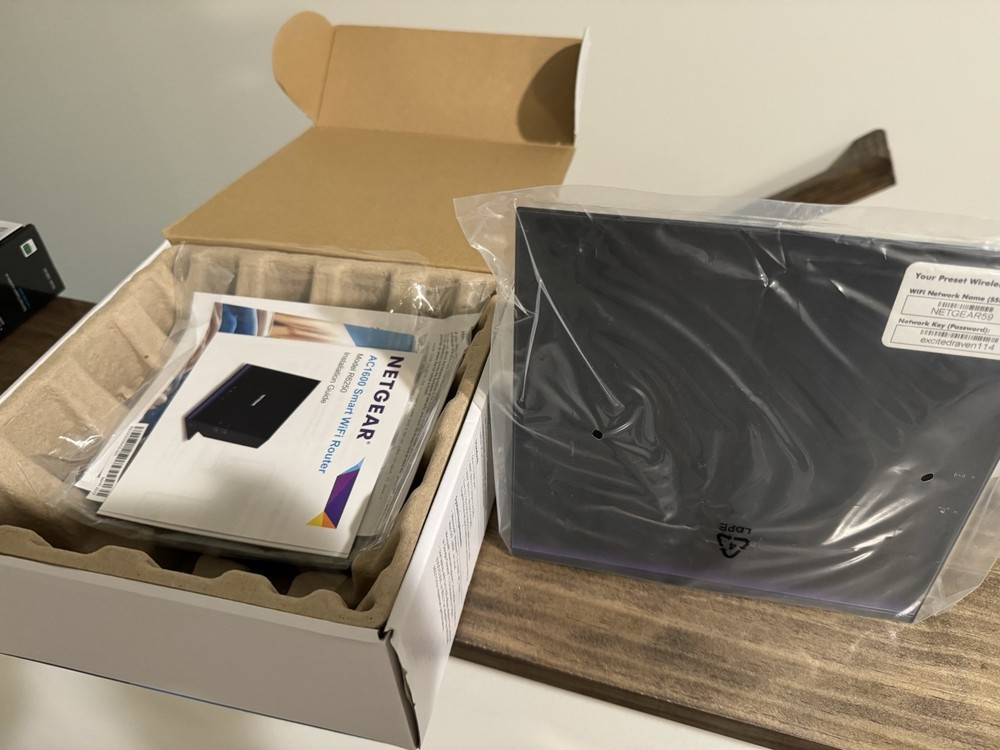 Router, Modem, Extender Bundle. Arris. Netgear