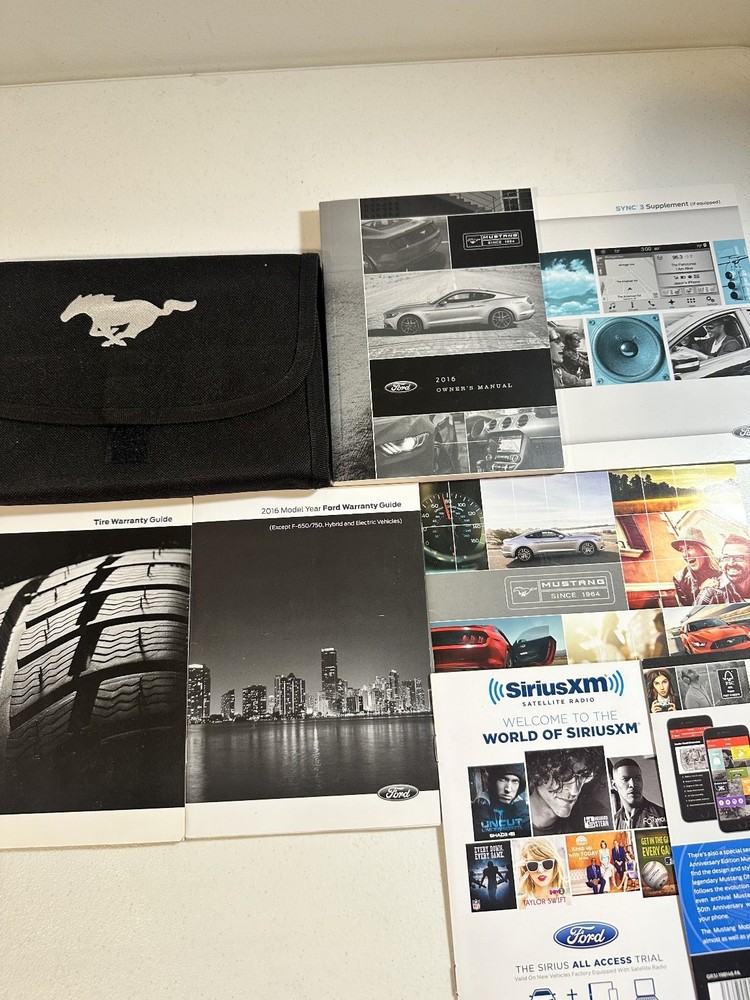 2016 Ford Mustang Owner's Manual Set