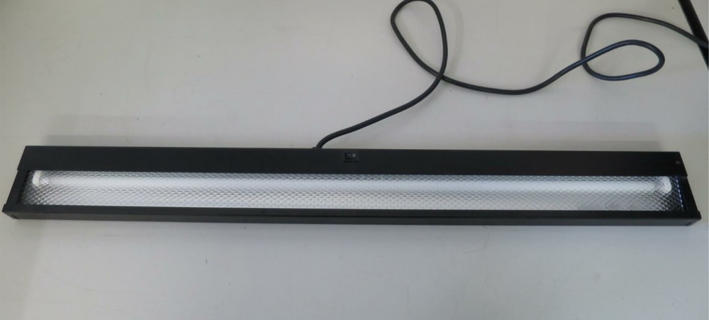 Universal Under Cabinet Task Lighting (no mounting hardware) 36" x 4" x 1"