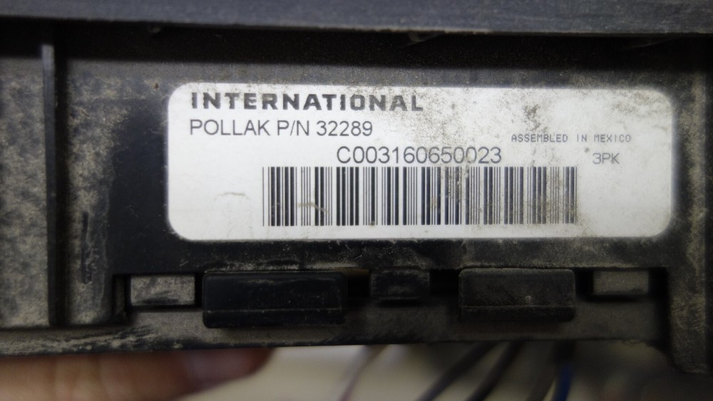 International Pollak Switch Panel 32289 with 1 Switch Fog Light