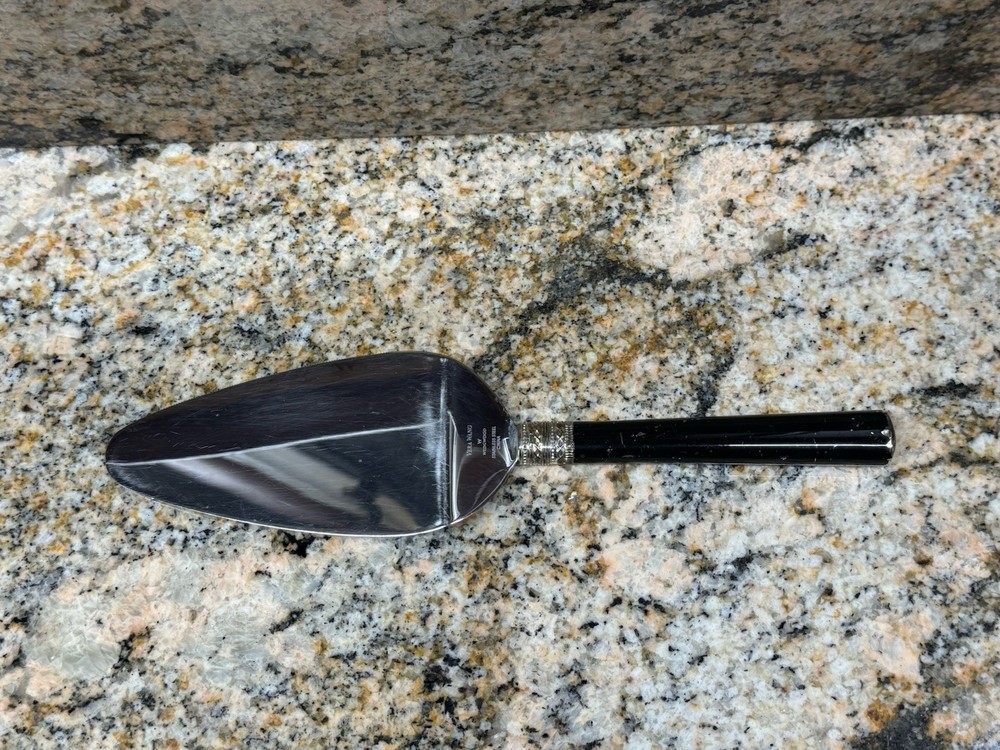 Vera Wang Wedgwood Cake Server Black Handle Stainless Wedding Pie Server