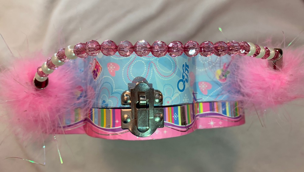 QTπ Flower Shaped Purse Box With Mirror