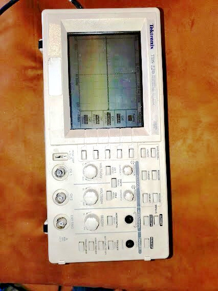 Tektronix TDS220 Digital Oscilloscope