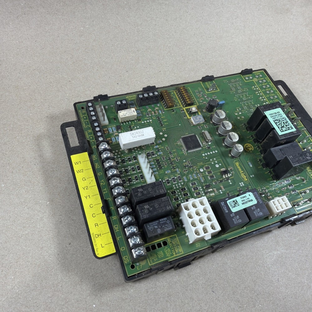 TESTED🔥 LENNOX 103130-03 Control Circuit Board SureLight S9232F2002