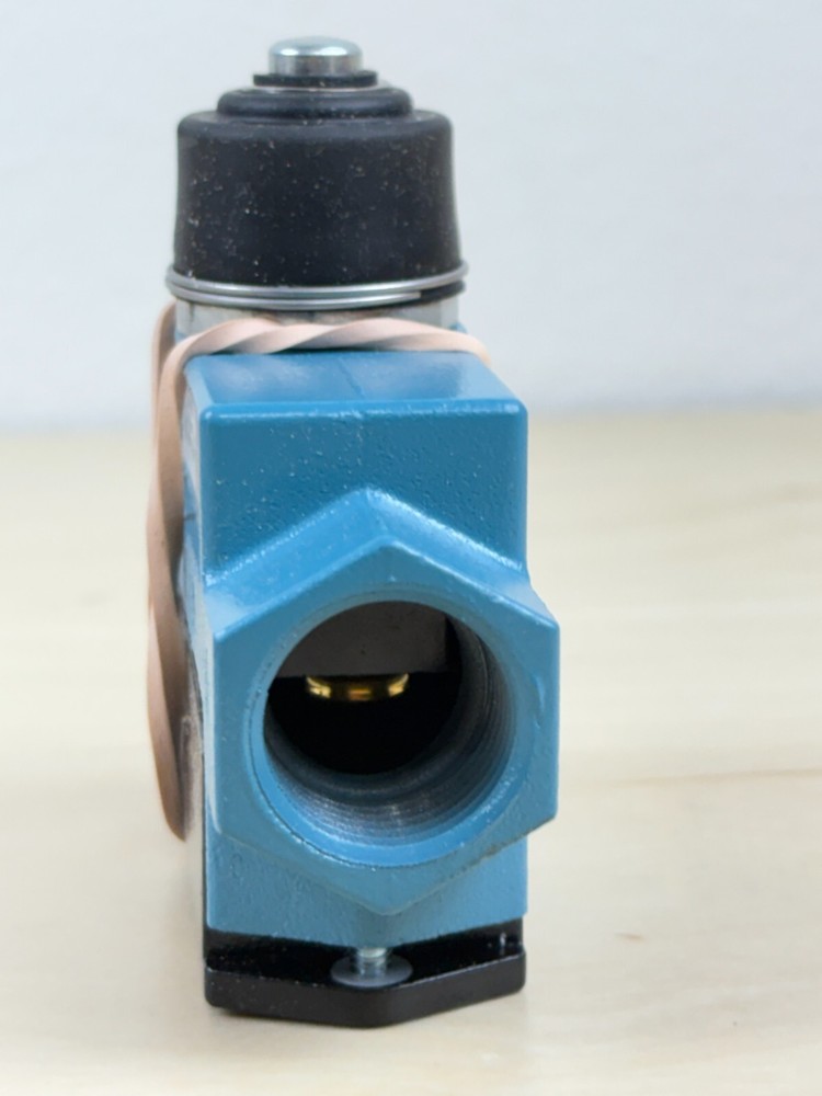 Honeywell BZE6-2RN Micro Switch, Limit