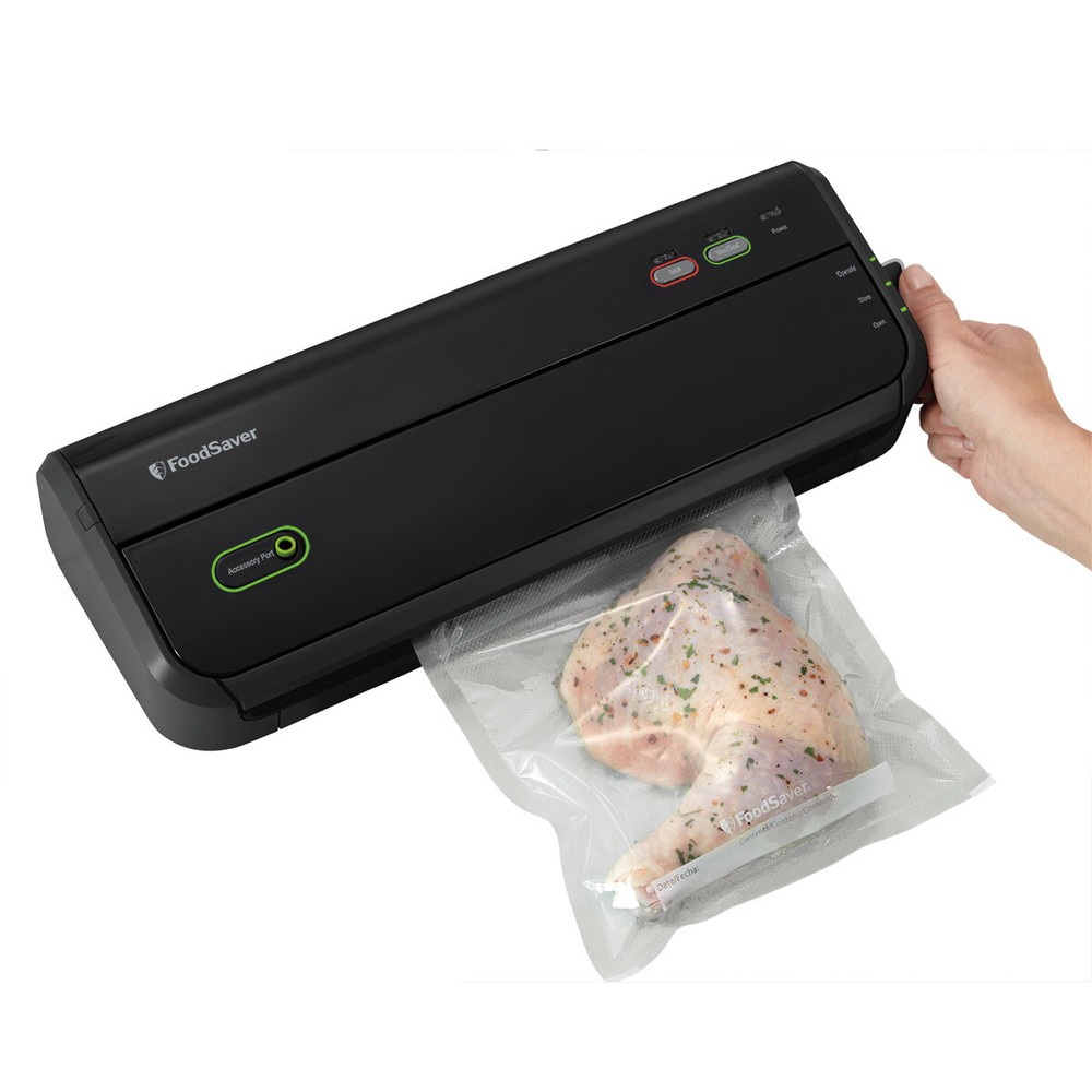 FoodSaver FM2000 Vacuum Sealer Starter System ™