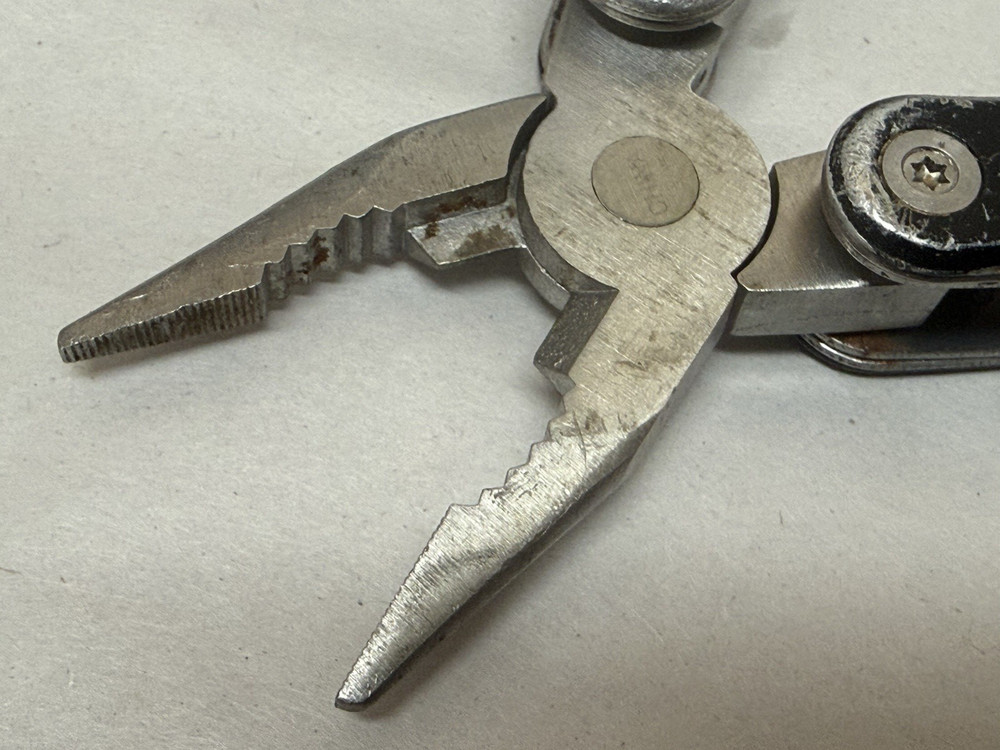 Snap-On Multi-Tool Knife Screwdriver File Saw Pliers