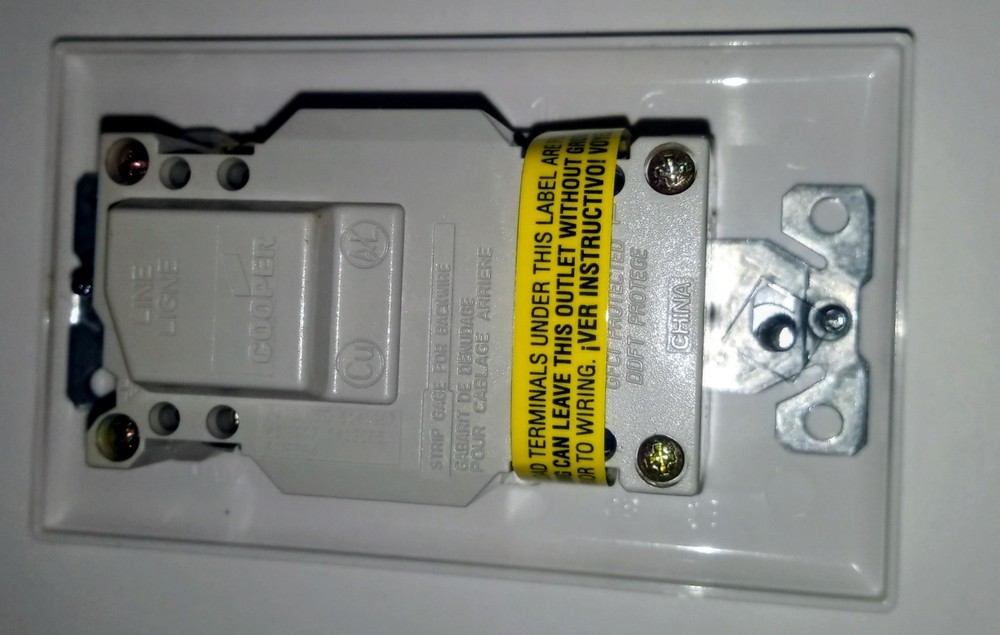 Cooper GFCI XGF15W-SP White - NOS