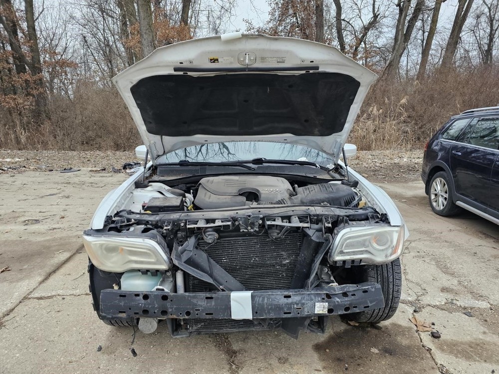 300 2013 Headrest 2393192
