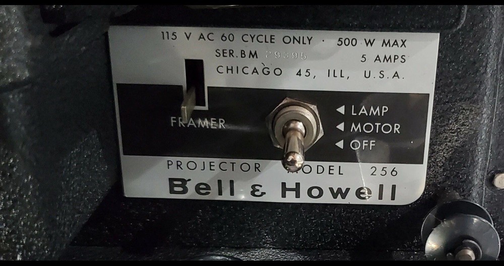Vintage Bell & Howell Model 256 Autoload 8mm projector with Manual - Works