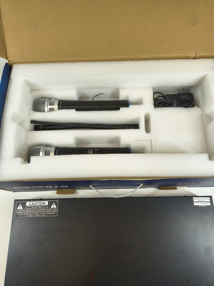 GTDaudio G-733 Diversity UHF Wireless Microphone System - Read