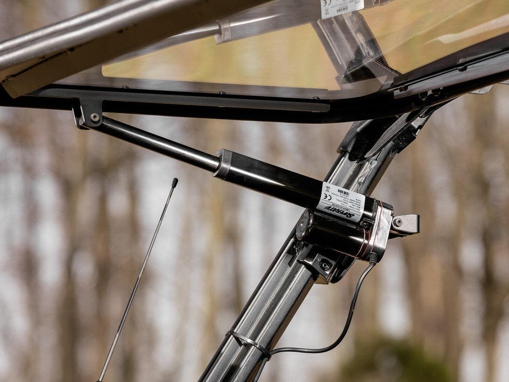 SuperATV Maxdrive Power Flip Windshield for Polaris General 1000