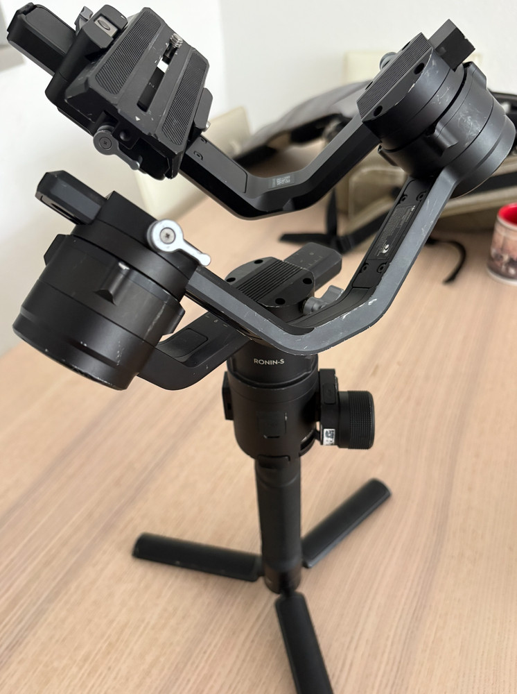 DJI Ronin S Gimbal Handheld Stabilizer