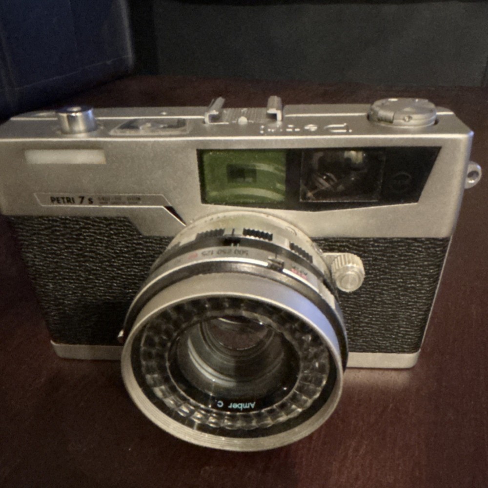 Petri 7S Vintage Rangefinder Camera Silver/Black w/Amber Flash Attach/ and Case