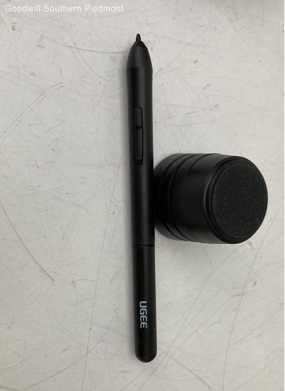 UGEE ZYM708N Wired Digital Graphics Drawing Tablet & pen - Tested