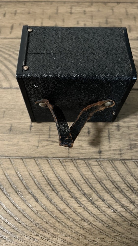 Vintage AGFA ANSCO Cadet A-8 Flash Camera with strap