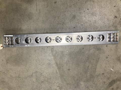 A22-33237-110 FREIGHTLINER STEP