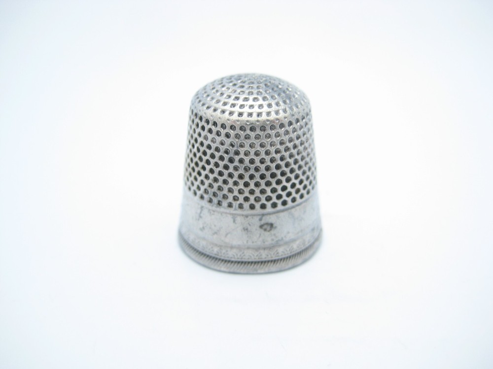 Antique Sterling Silver Sewing Textured Border Thimble Size 12