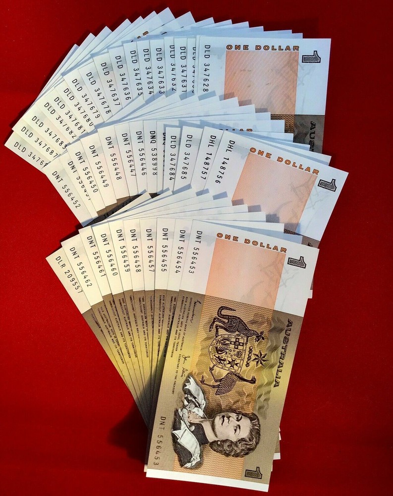 Australian Decimal Paper $1 Note a UnCirculated Condition. In Serial Sequence.
