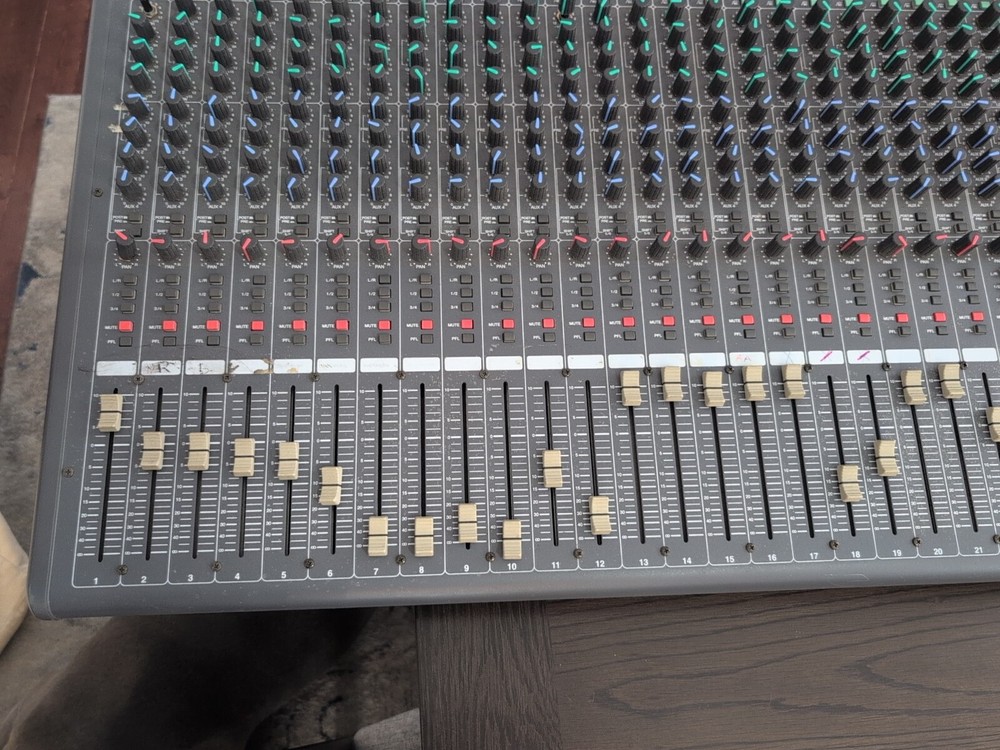 Ev M4 Mixing Console 24 Channel