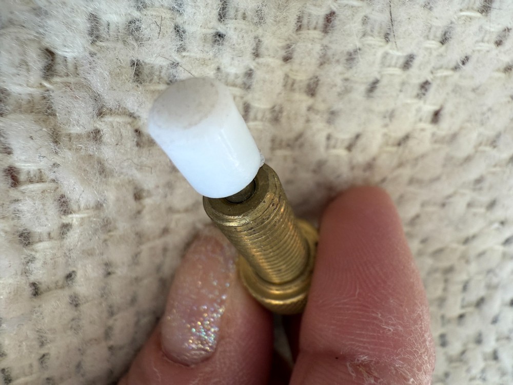 Pressure Plunger Archery Rest