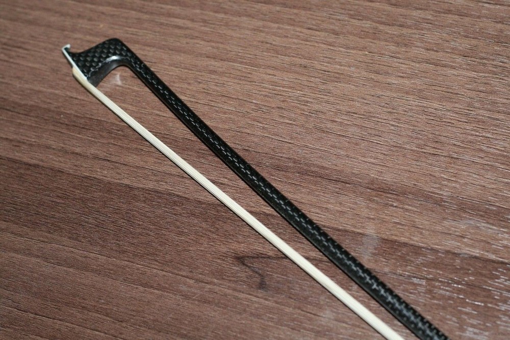 Carbon violin bow 4/4