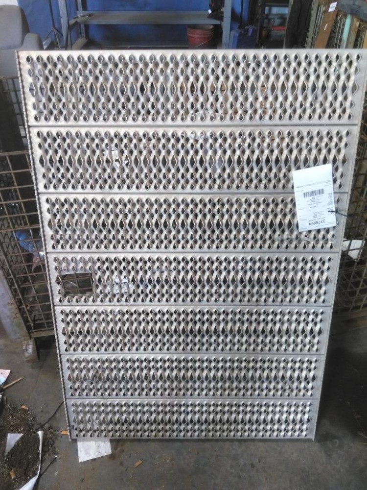 Replaces 2016 PETERBILT 579 DECK CATWALK , GA