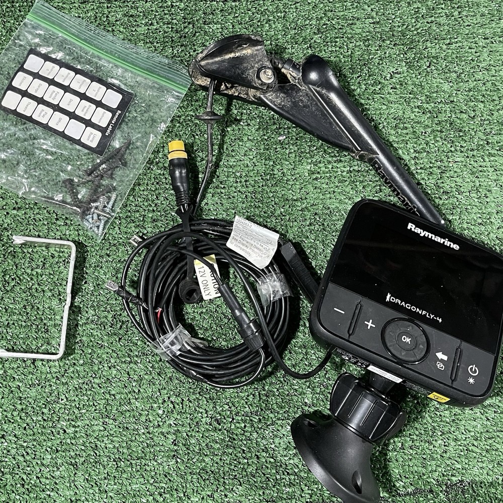 Raymarine DRAGONFLY 4 Pro GPS Chart Plotter / Fishfinder Display