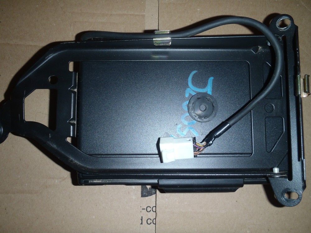MERCEDES ML OEM CD 6 DISC CHANGER MERCEDES ML