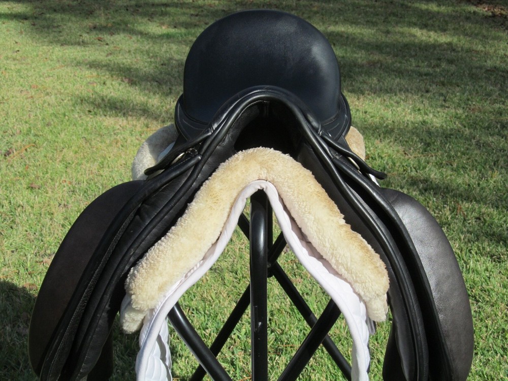 17" COUNTY PERFECTION dressage saddle- medium tree-INCLUDES 30" LOGIC GIRTH-2017