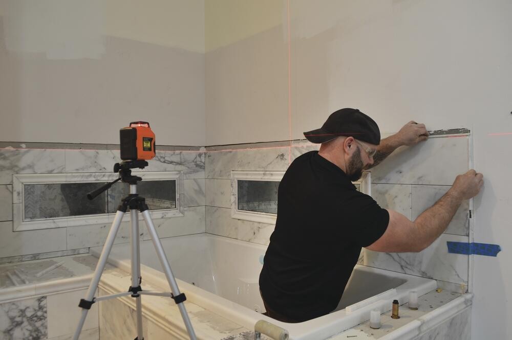 Johnson Level Adjustable Elevating Laser Level Tripod