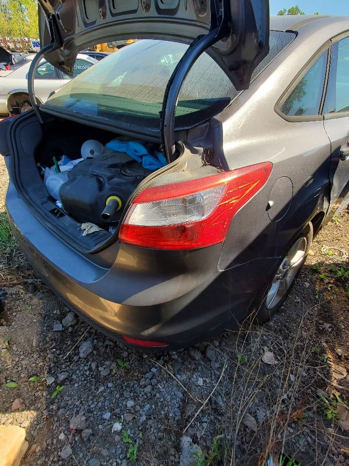 Engine ECM Electronic Control Module Gasoline VIN 2 Fits 12-13 FOCUS 1266044