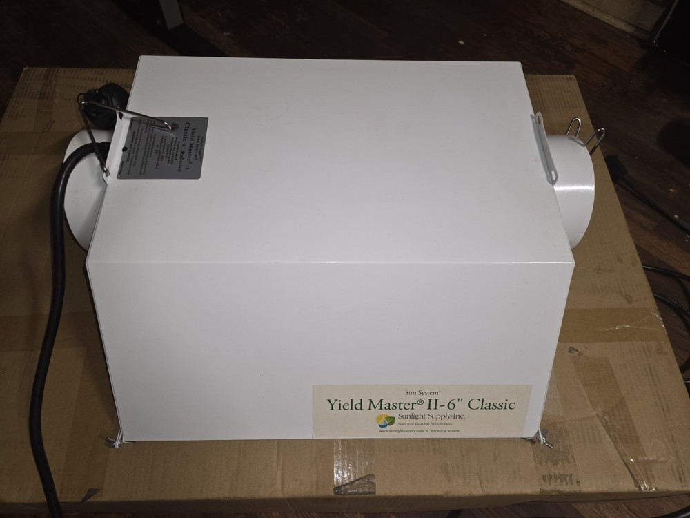 Sun System Yield Master II Supreme 6" Cooled Grown Light & Reflector hood