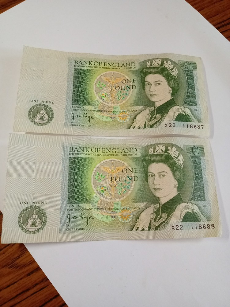 one pound note x 2 consecutive numbers, page