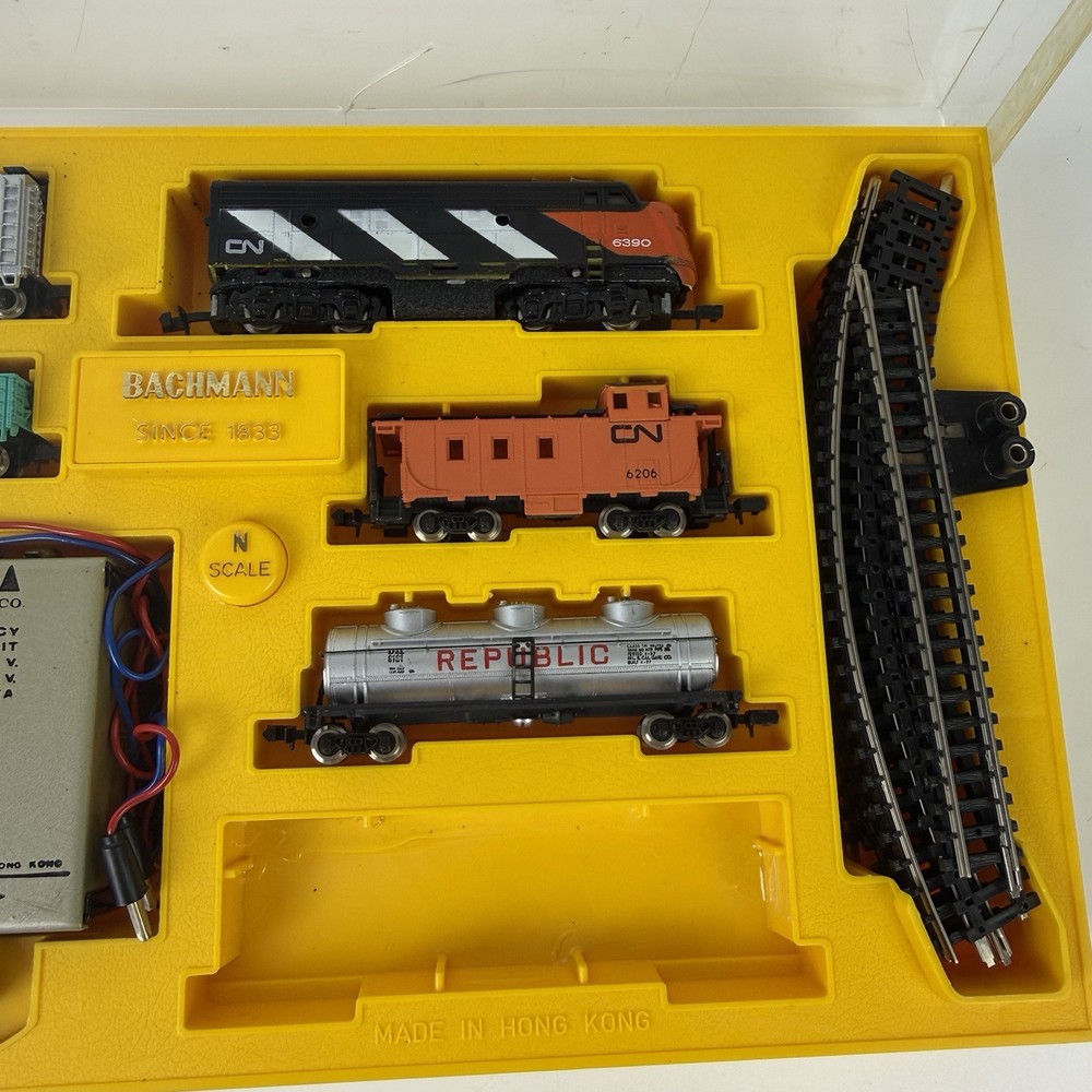 Bachmann N Scale Train Set Canadian National