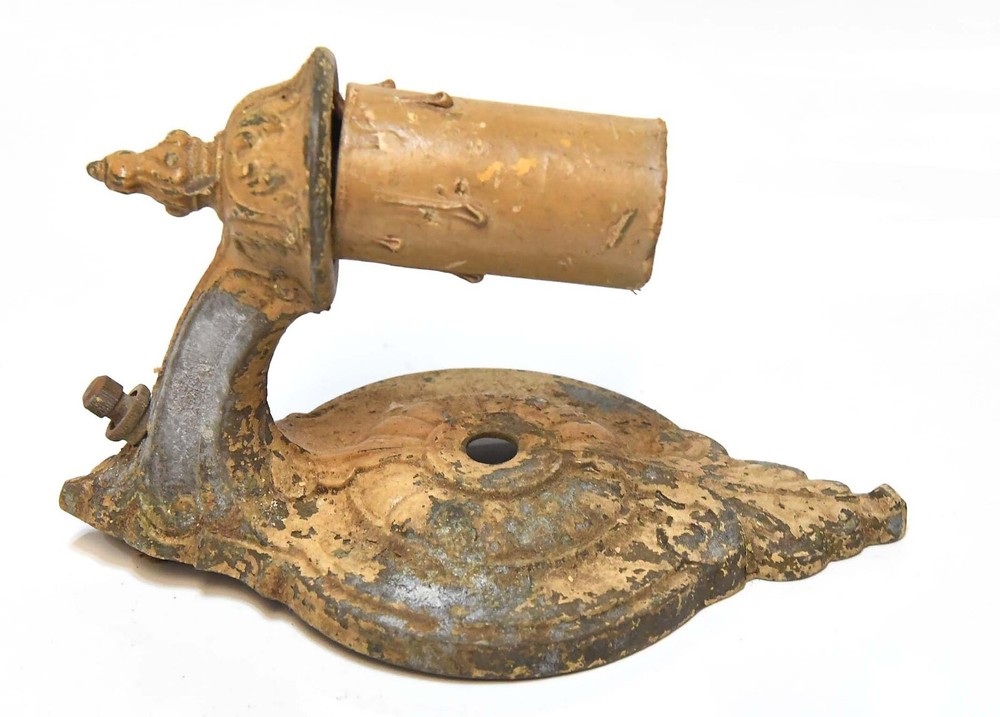 VINTAGE CAST METAL WALL SCONCE