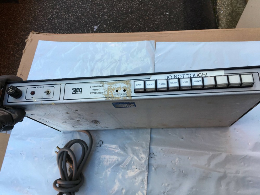 3M Mincom Div. Bridging Video Switcher 80-9700-0077-6