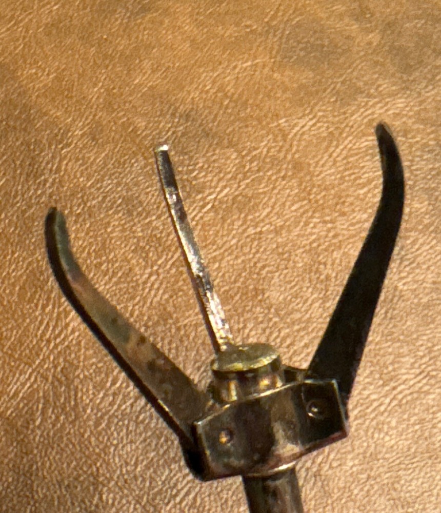 Vintage Olive Ice Sugar Picker Silver