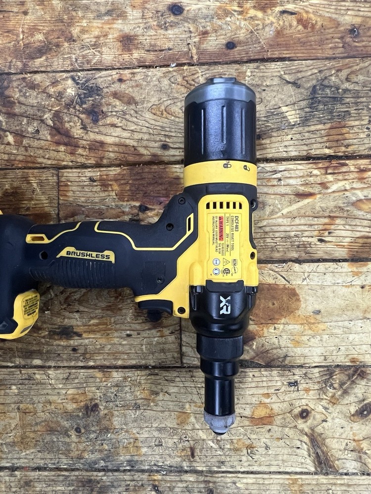 dewalt DCF403 Rivet Tool Set