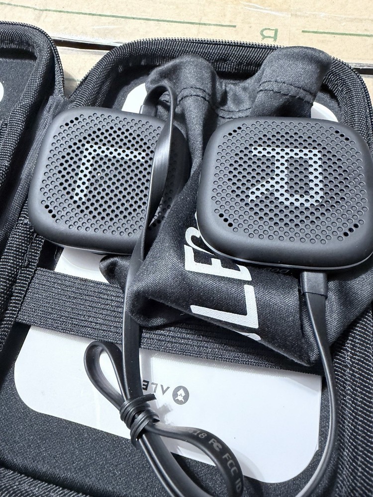 ALECK Snow Series Core Wireless Bluetooth Ski Helmet Speakers