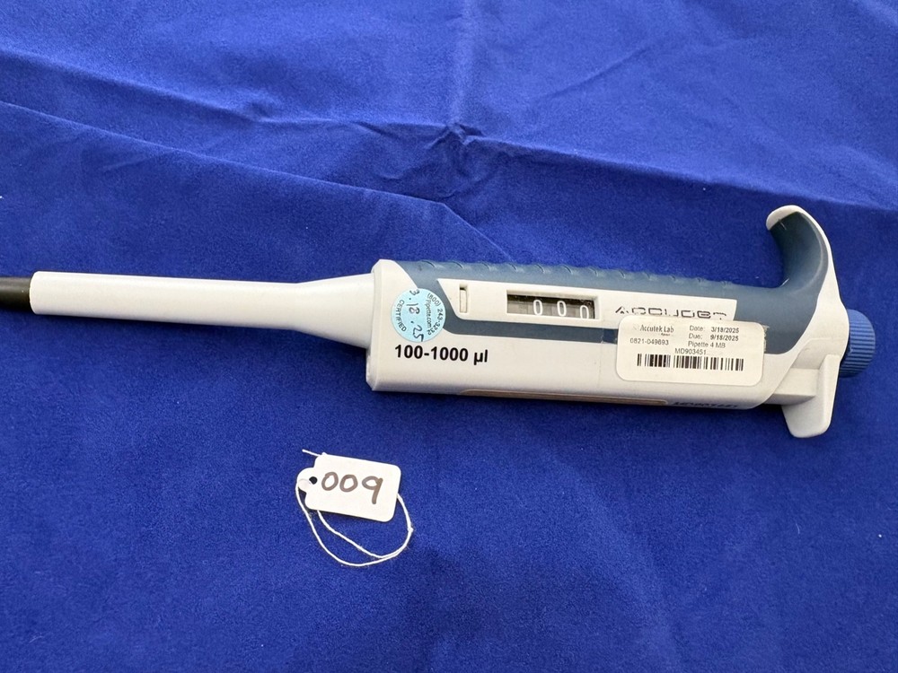 Accupet 100-1000ul Adjustable Single Channel Pipette