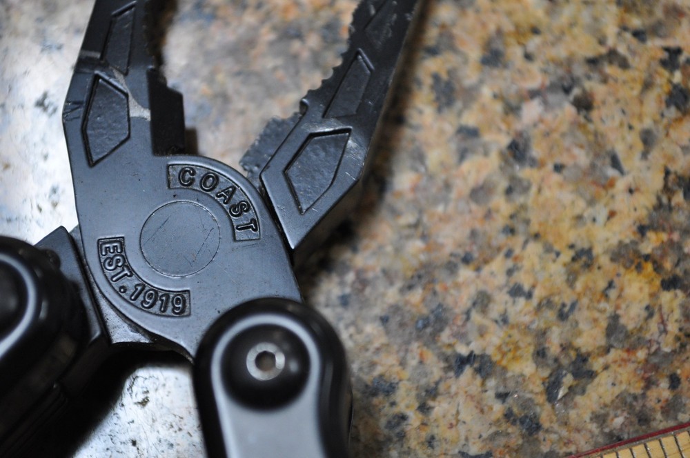 Coast LED135 Micro Pliers Multi-Tool Functions With Dual LED Lights used see pic