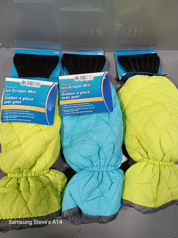 Lot 3 SUBZERO PREMIUM ICE SCRAPER MITT