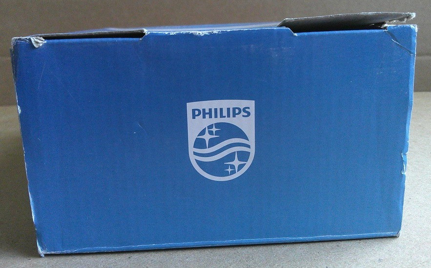 PHILIPS 90 Sphere LED Net Lights Green Wire Warm White