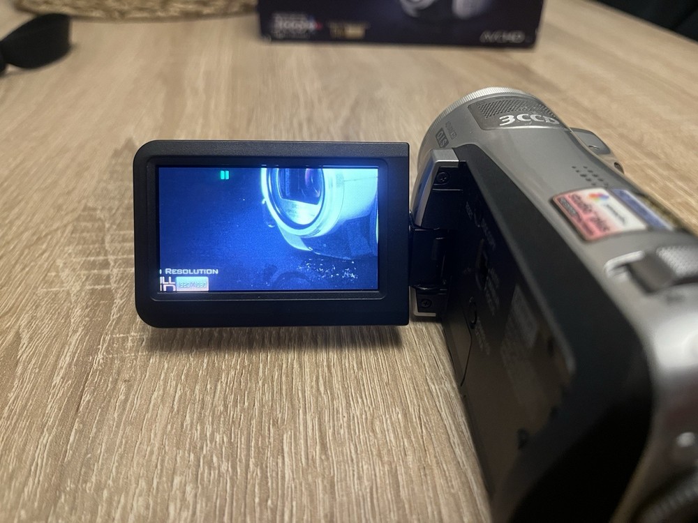 Panasonic HDC-SD5 HD Handheld Digital Camcorder - Silver