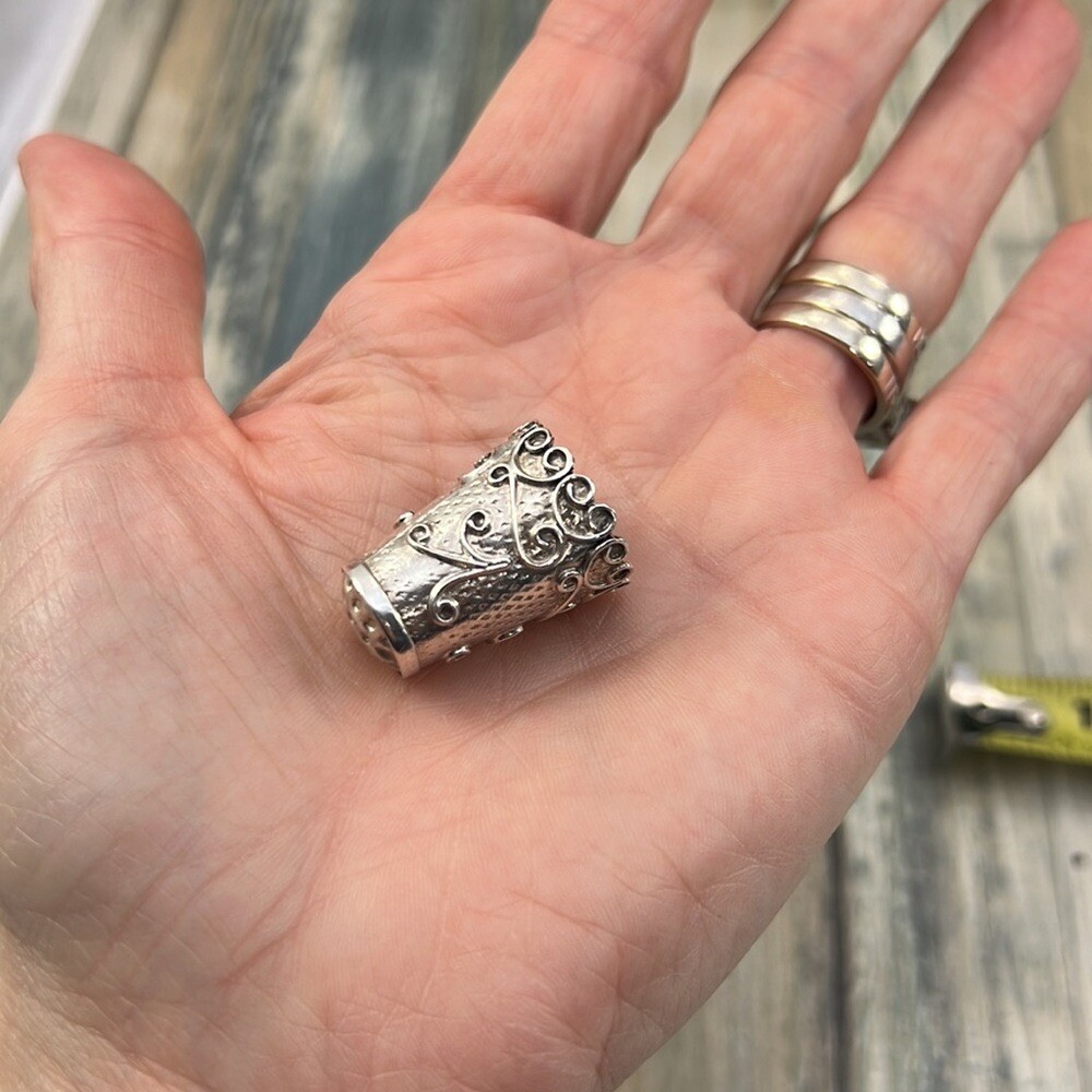 Vintage sterling silver ornate thimble