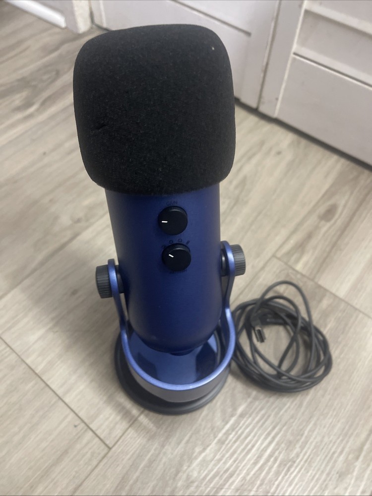 Blue Yeti USB Microphone Midnight Blue w/ Stand & Cables - Tested
