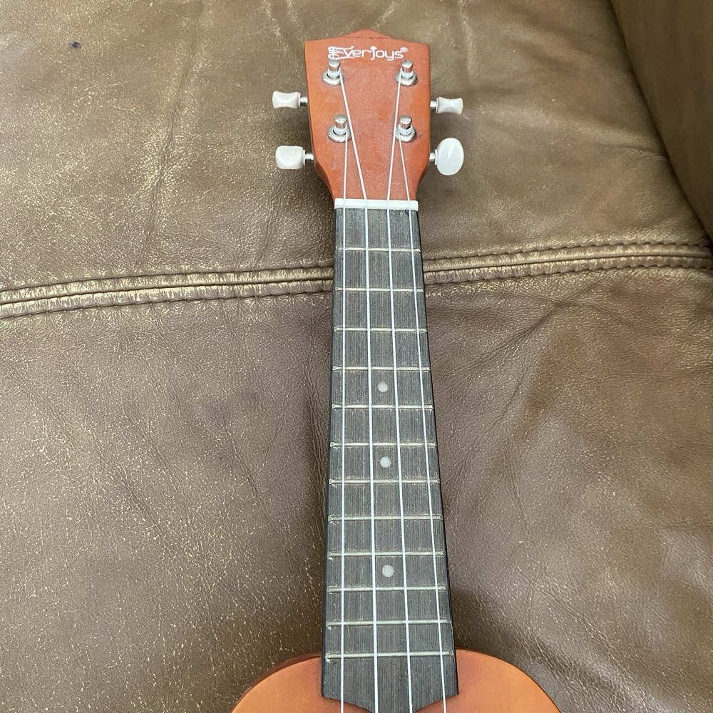 hawaiian ukulele Everjoy 21” *READ